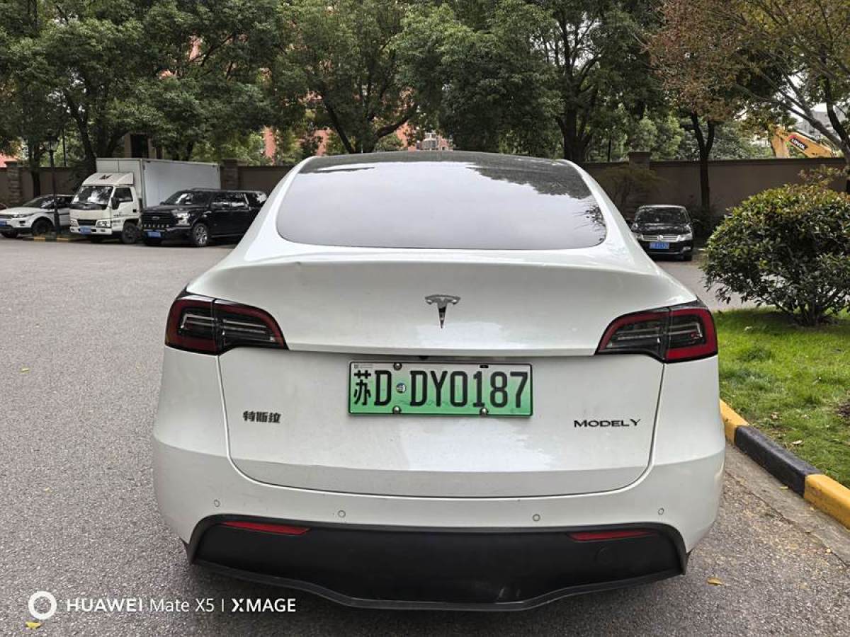 特斯拉 Model 3  2021款 改款 標(biāo)準(zhǔn)續(xù)航后驅(qū)升級(jí)版圖片