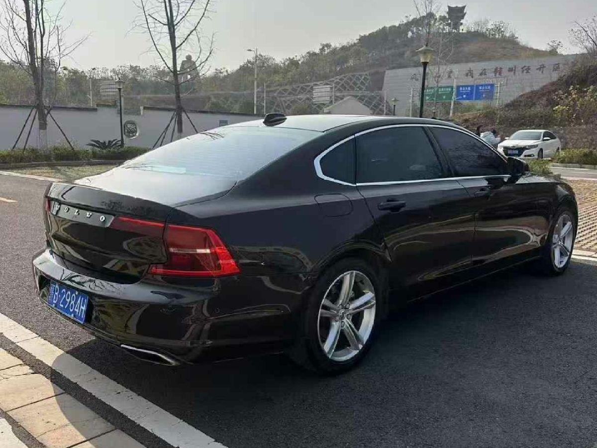 沃爾沃 S90  2017款 T4 智遠(yuǎn)版圖片