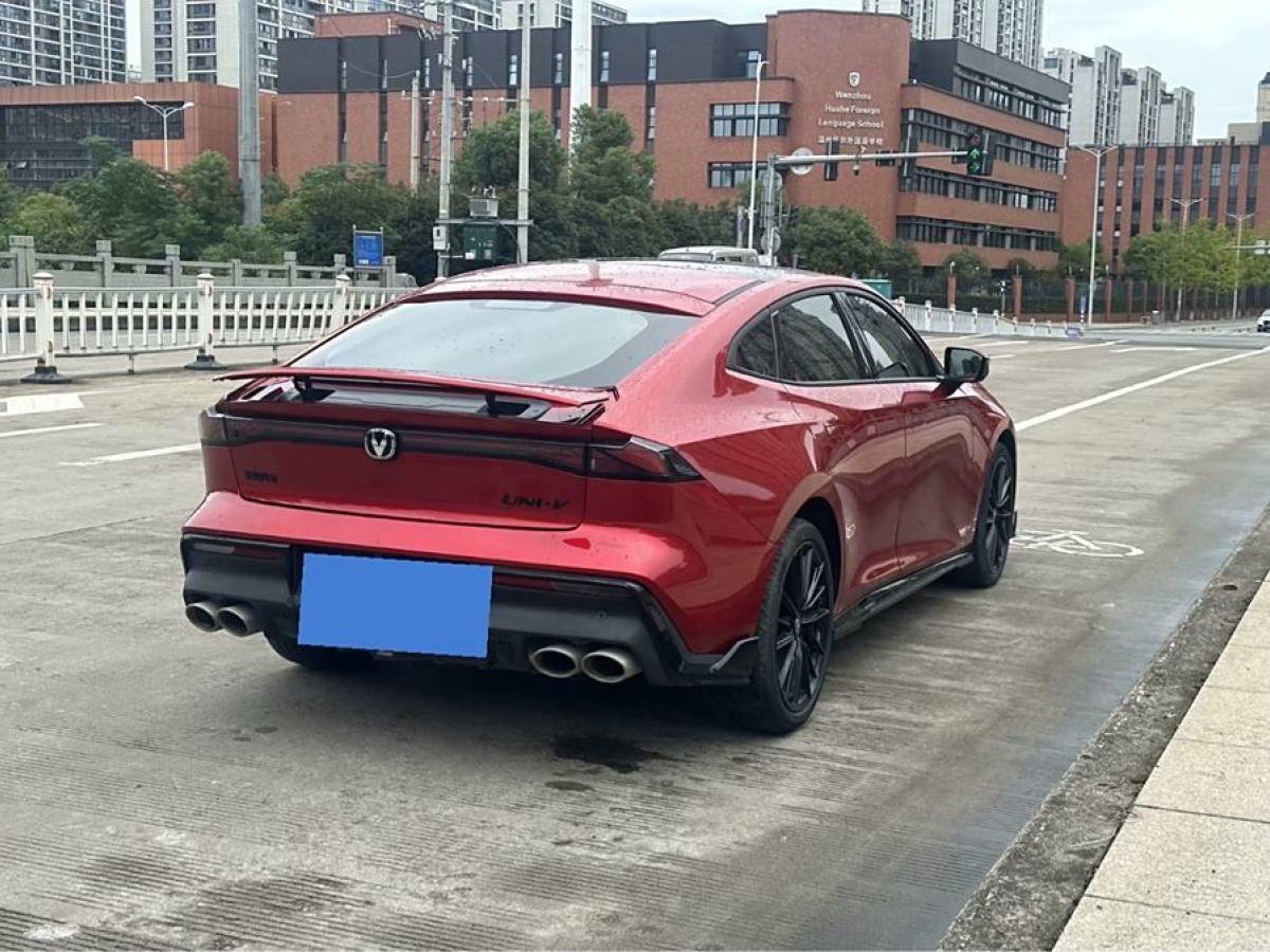 長(zhǎng)安 長(zhǎng)安UNI-V  2023款 2.0T 領(lǐng)速版圖片