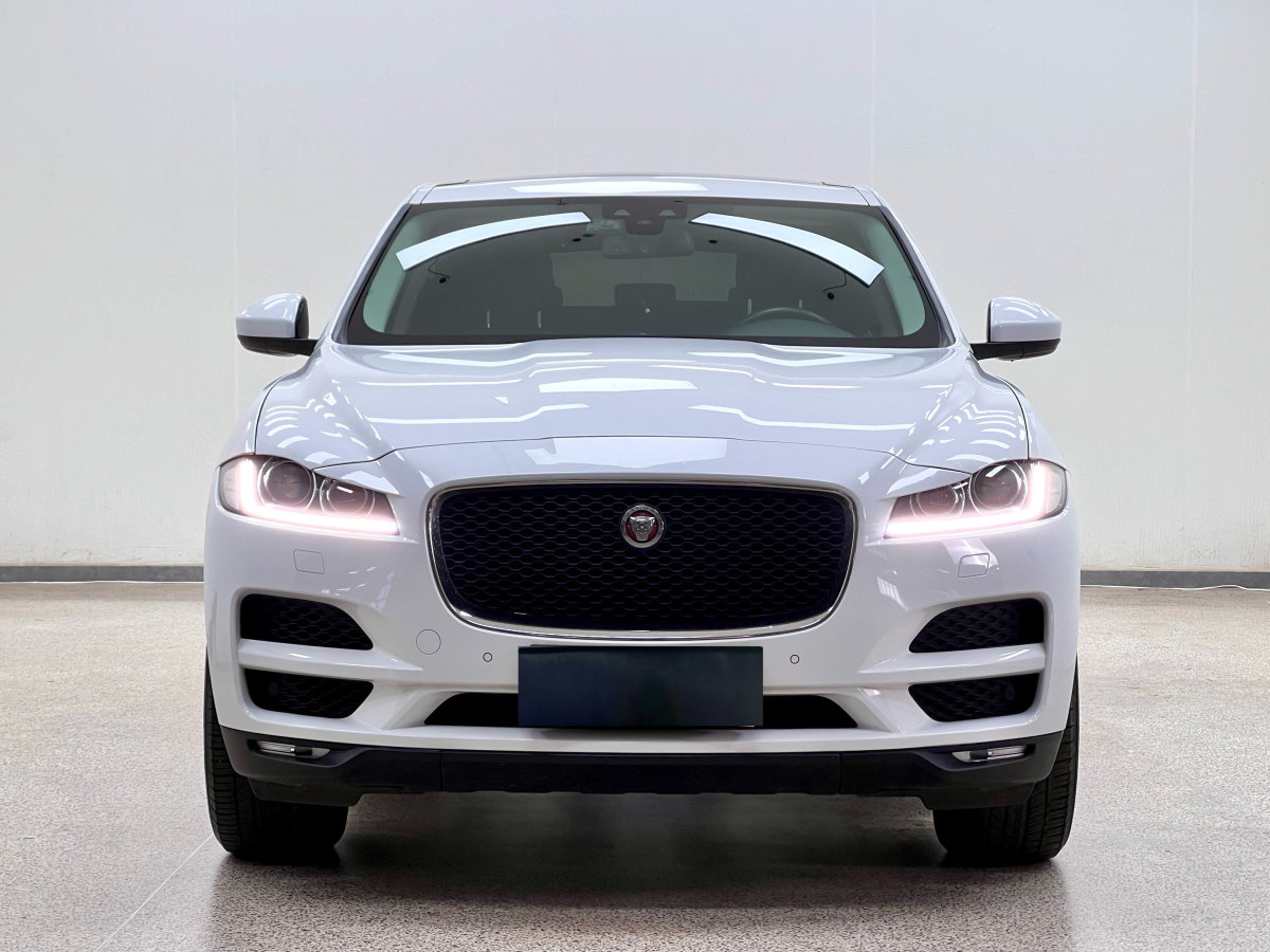 捷豹 F-PACE  2018款 2.0T 四驅(qū)都市尊享版圖片