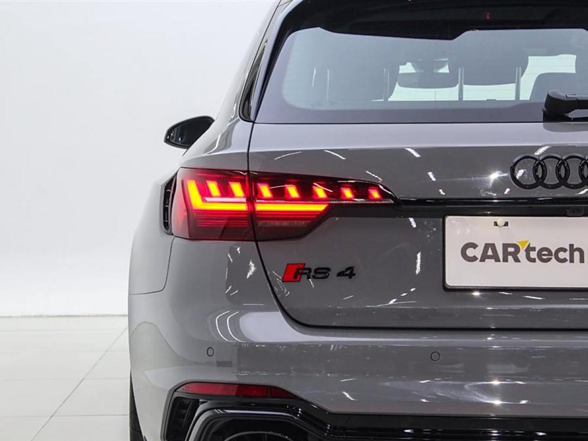 2024年1月奧迪 奧迪RS 4  2023款 RS4 Avant 黑曜版