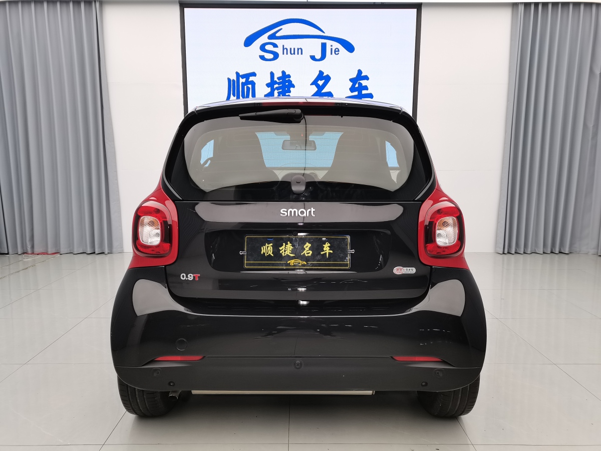 2019年8月smart fortwo  2019款 0.9T 66千瓦硬頂風(fēng)擎版 國(guó)VI