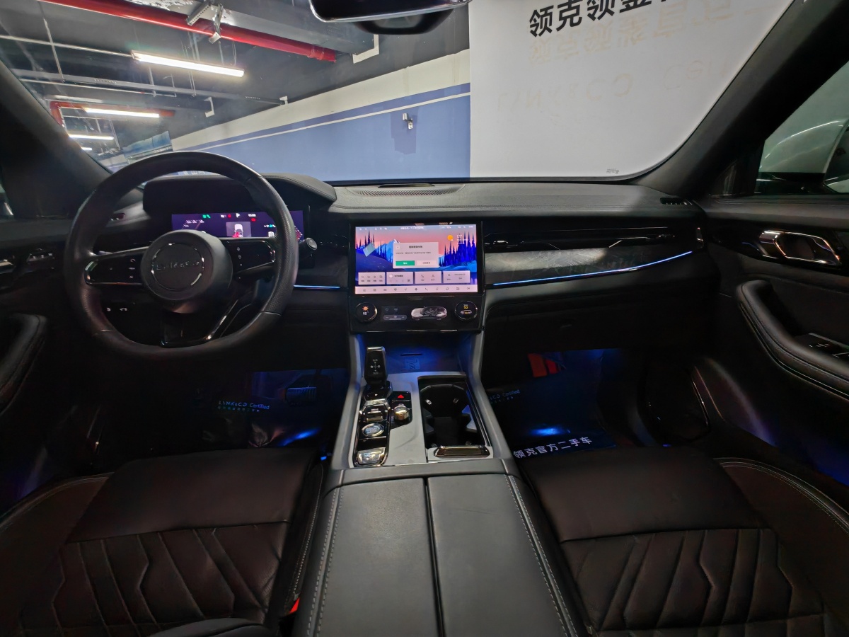 領(lǐng)克 領(lǐng)克09新能源  2021款 2.0T PHEV Halo 六座圖片