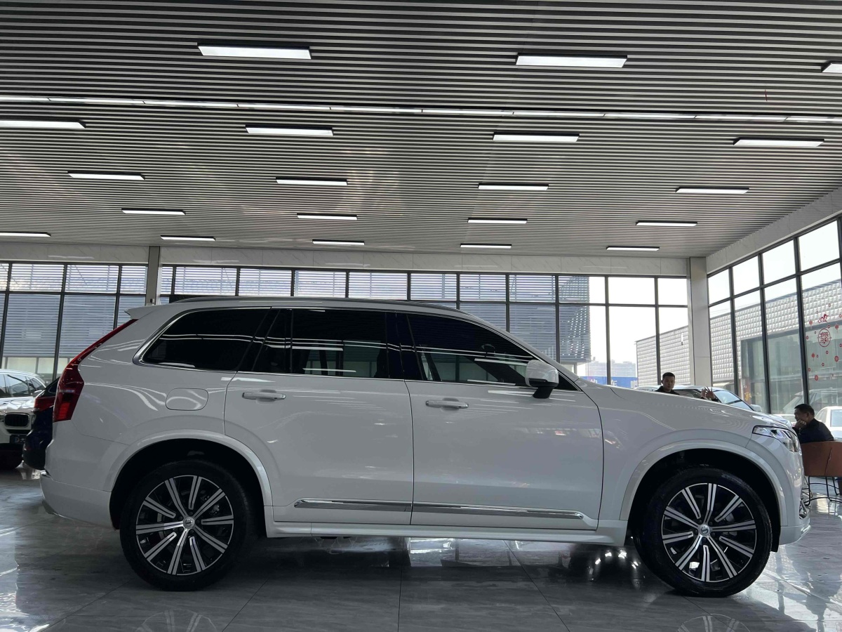 沃尔沃xc90报价图片(沃尔沃xc90的价格2022款图片)