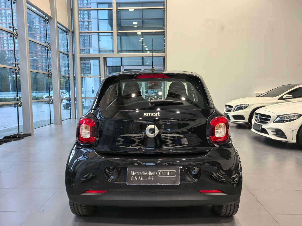 smart forfour  2016款 1.0L 52千瓦靈動版圖片