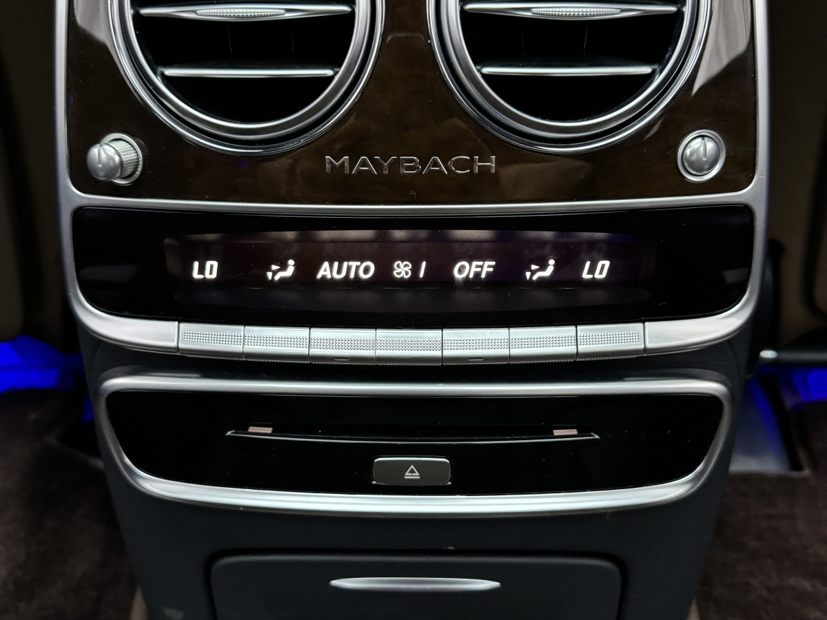 2015年12月奔驰 迈巴赫S级  2015款 S 400 4MATIC