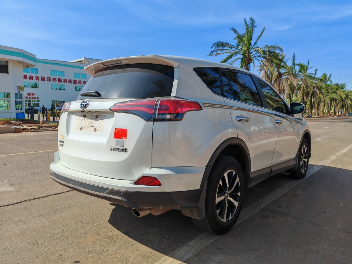 2019年9月豐田 RAV4  2018款 榮放 2.0L CVT兩驅(qū)風(fēng)尚版