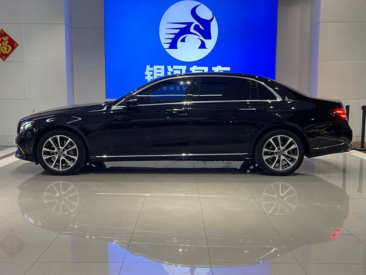 奔馳 奔馳E級  2018款 改款 E 300 L 豪華型圖片