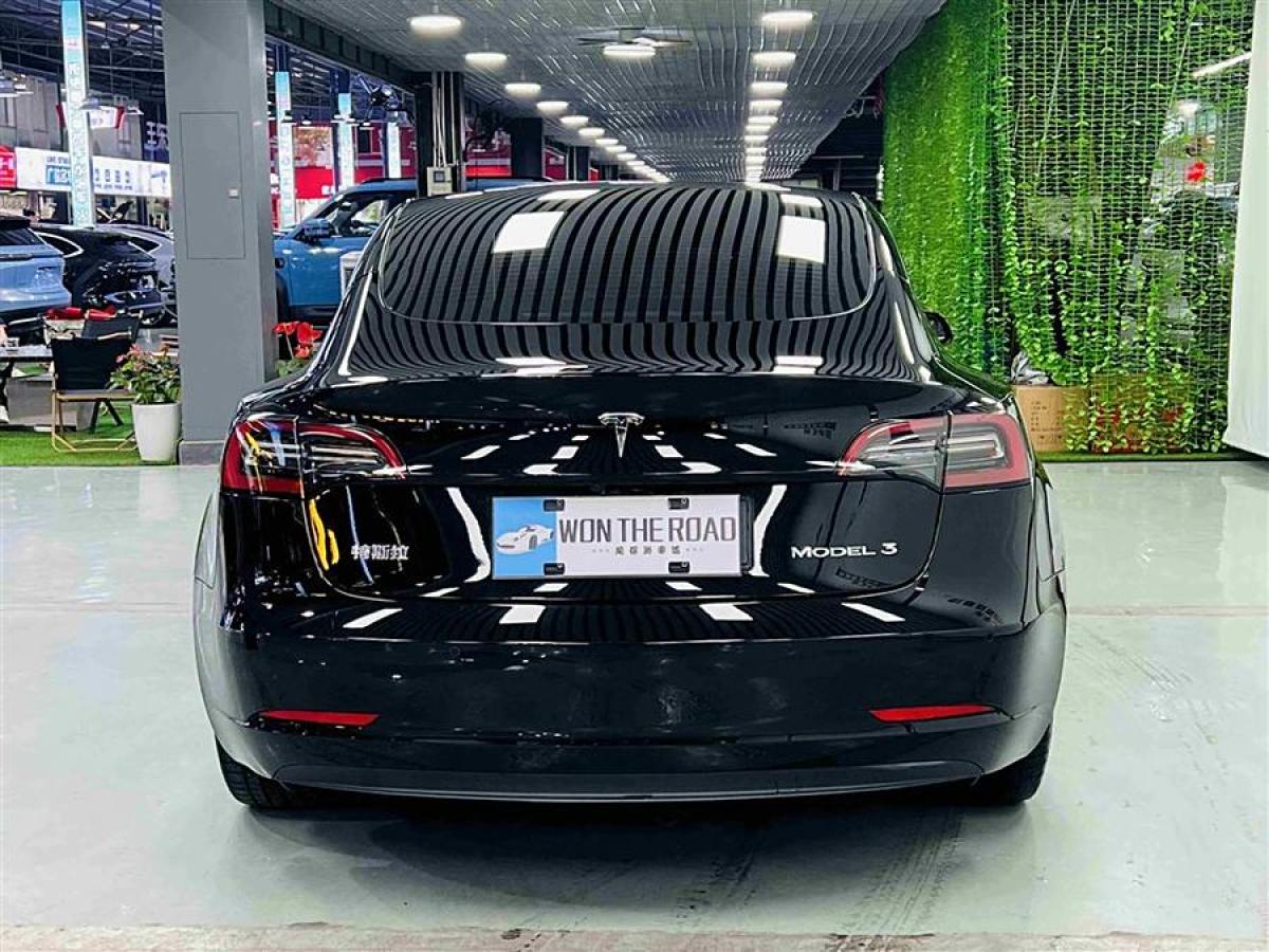 特斯拉 Model Y  2021款 改款 標(biāo)準(zhǔn)續(xù)航后驅(qū)升級(jí)版圖片