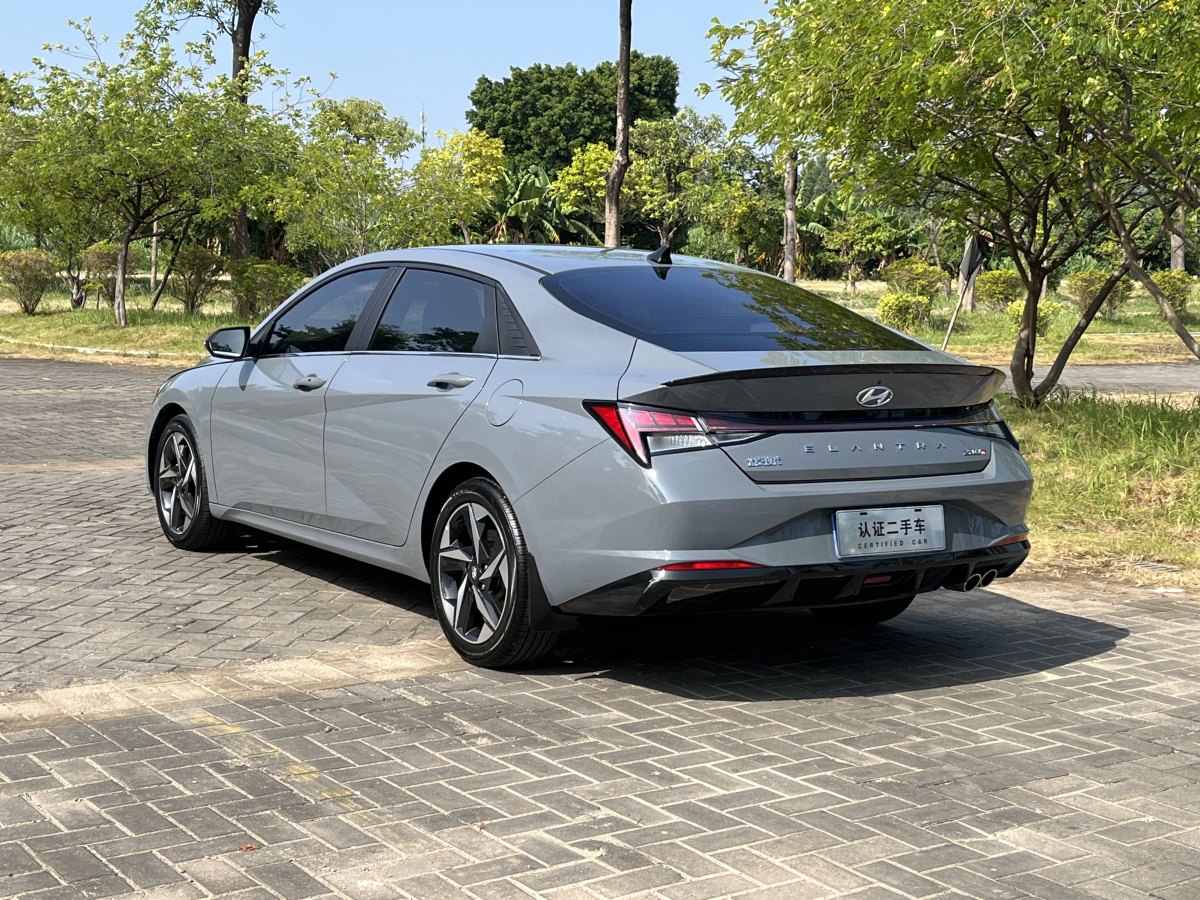 2022年7月現(xiàn)代 伊蘭特  2022款 240TGDi DCT LUX尊貴版