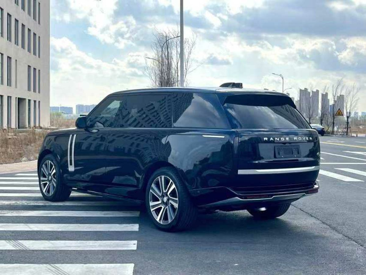 路虎 攬勝  2024款 4.4 V8 SV尊榮創(chuàng)世版圖片