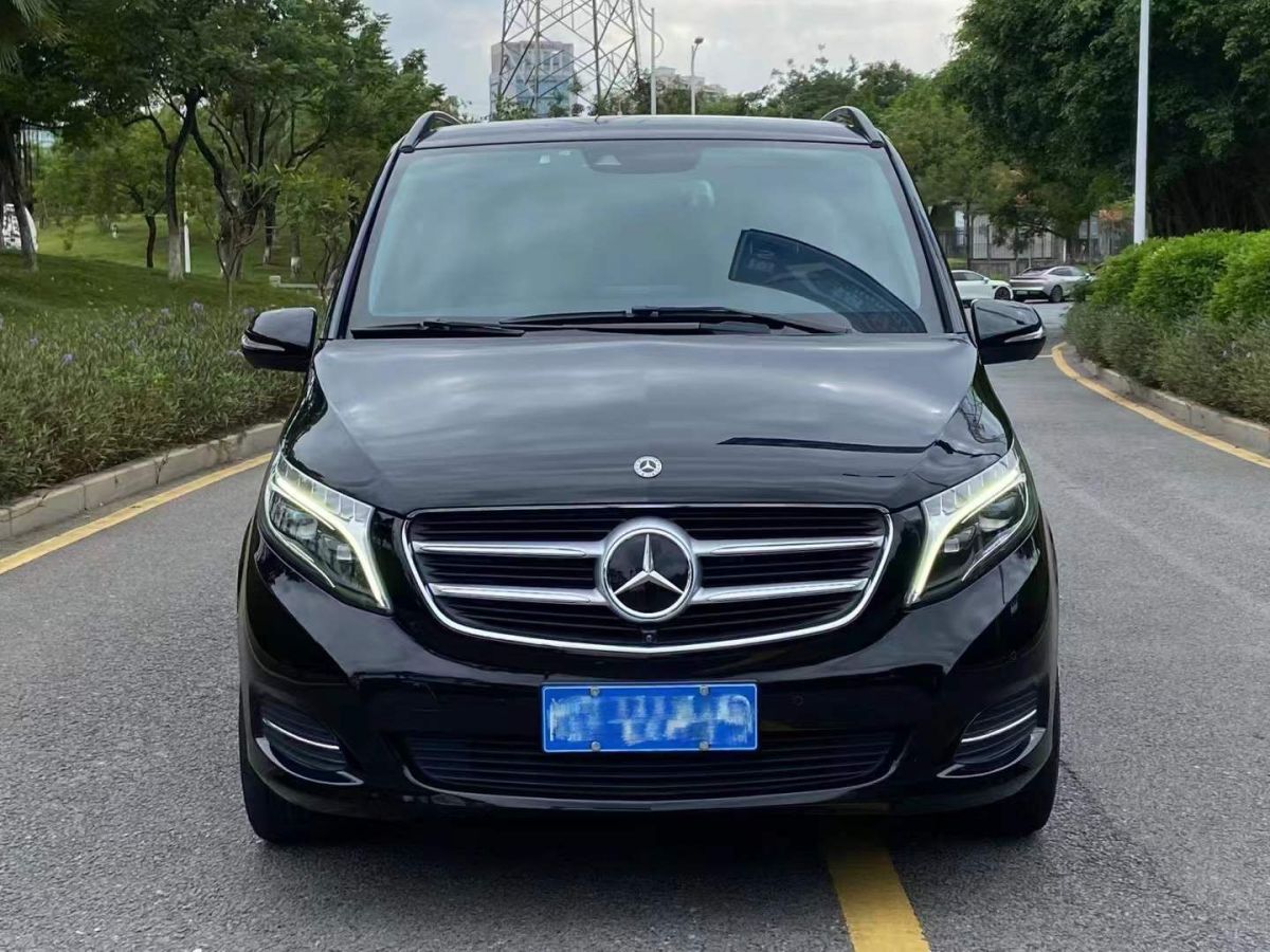 奔馳 奔馳A級  2019款  A 220 L 4MATIC 運(yùn)動轎車圖片