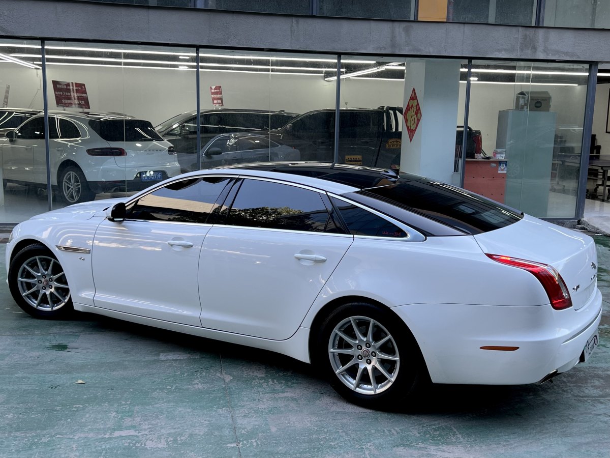 2016年6月捷豹 XJ  2016款 XJL 2.0T 兩驅(qū)典雅商務版