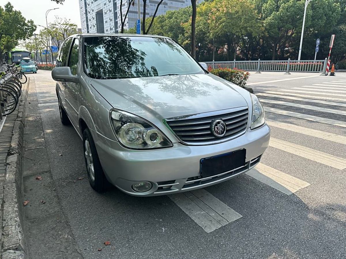 別克 GL8  2008款 陸尊 3.0L XT 導(dǎo)航版圖片