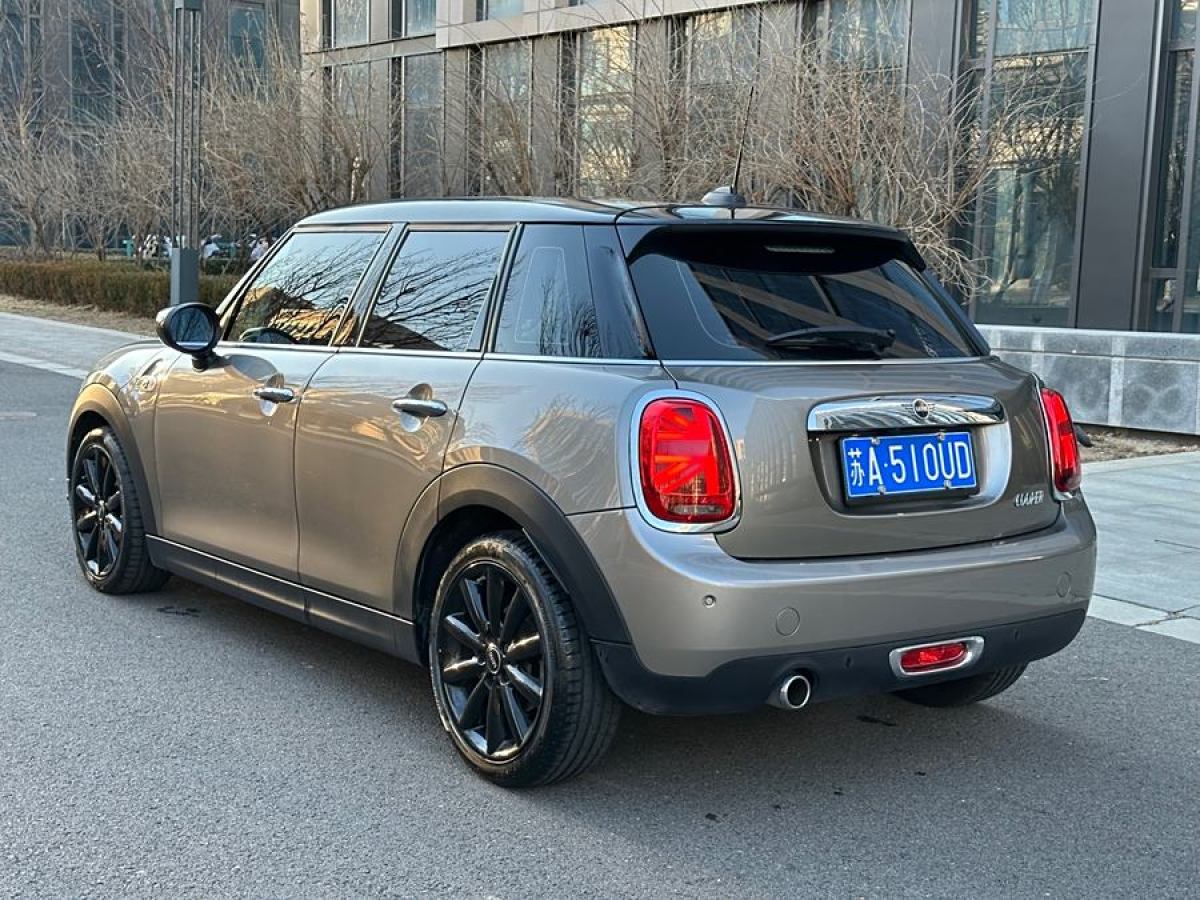 MINI MINI  2021款 1.5T COOPER 藝術(shù)家 五門版圖片