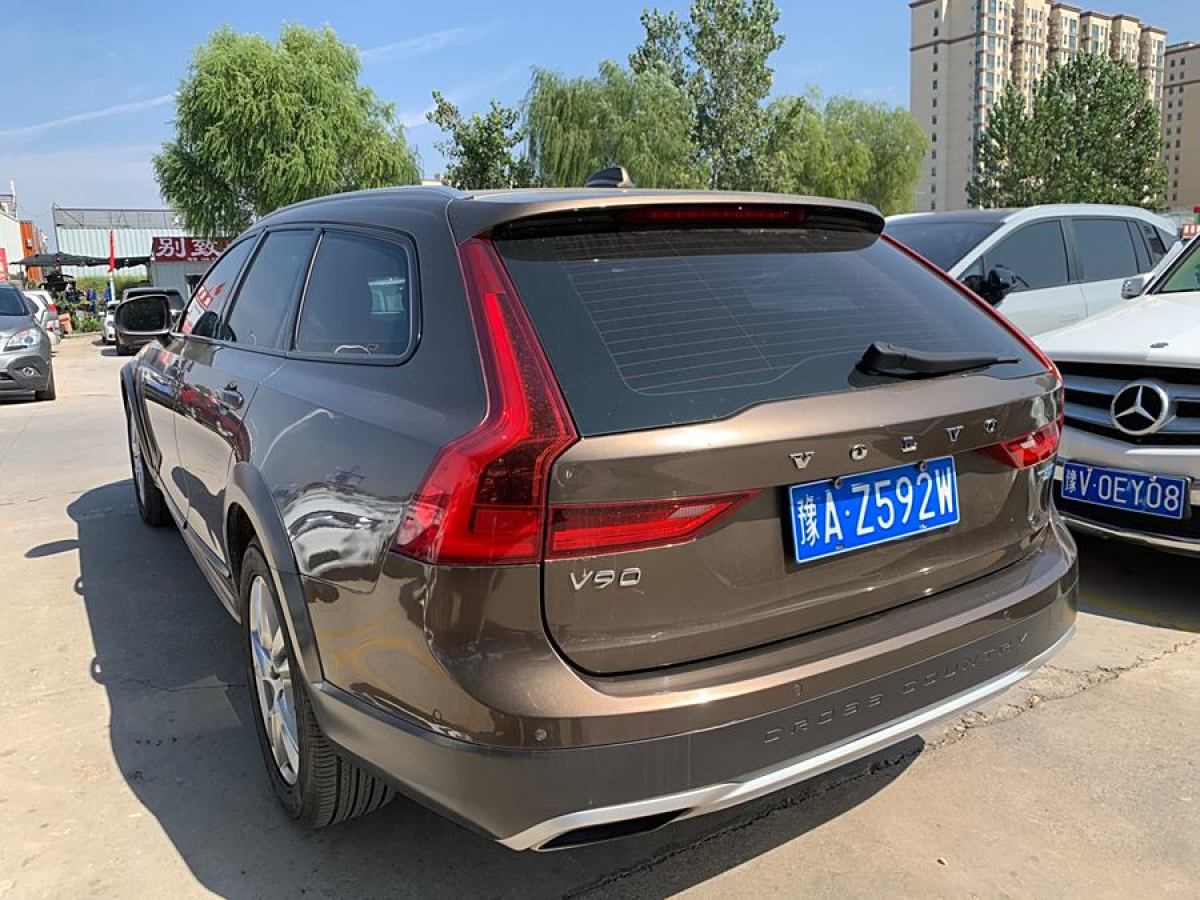 2018年10月沃爾沃 V90  2017款 Cross Country T5 AWD 智遠(yuǎn)版