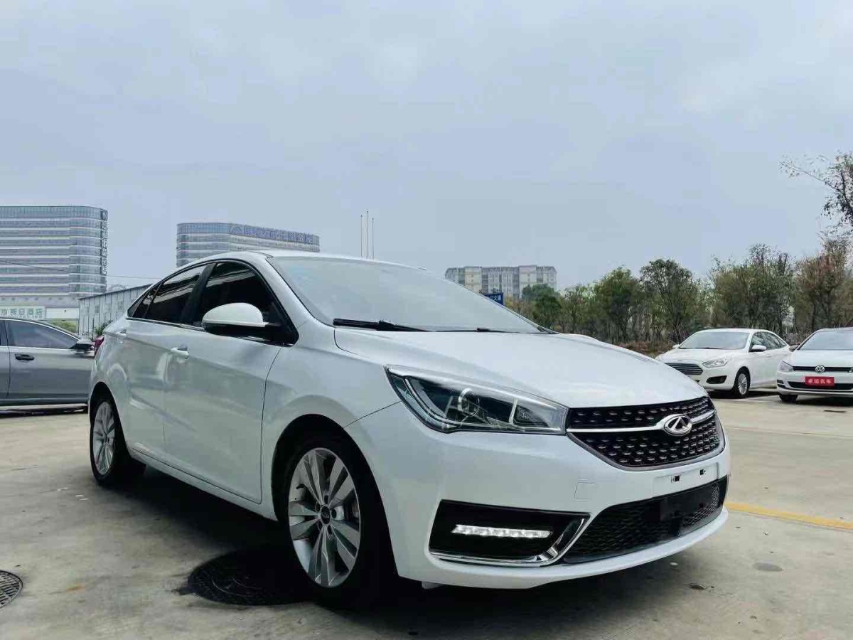 奇瑞 艾瑞澤5  2016款 1.5L CVT領(lǐng)潮版圖片