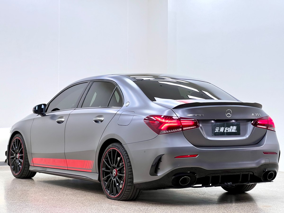 奔馳 奔馳A級AMG  2022款 AMG A 35 L 4MATIC 熾夜特別版圖片