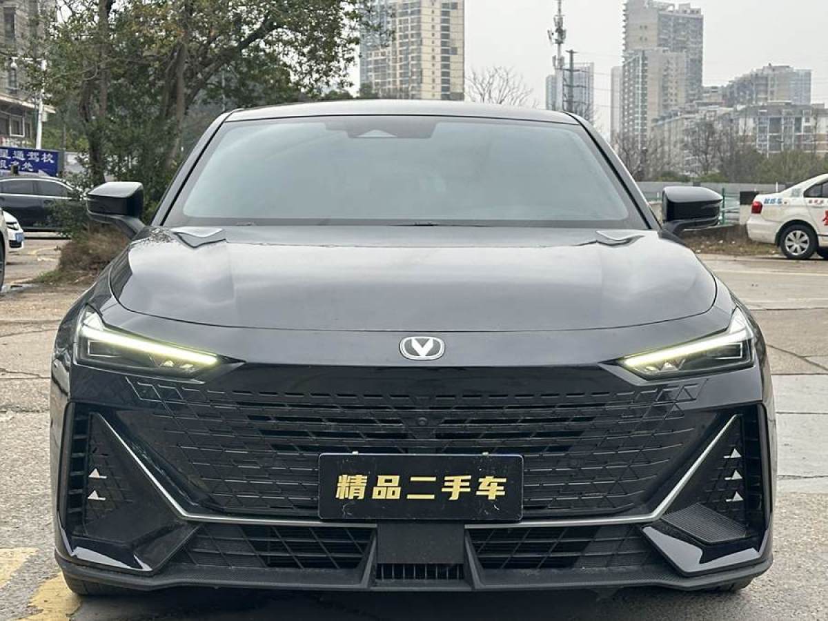 長安 長安UNI-V  2022款 1.5T 尊貴型圖片