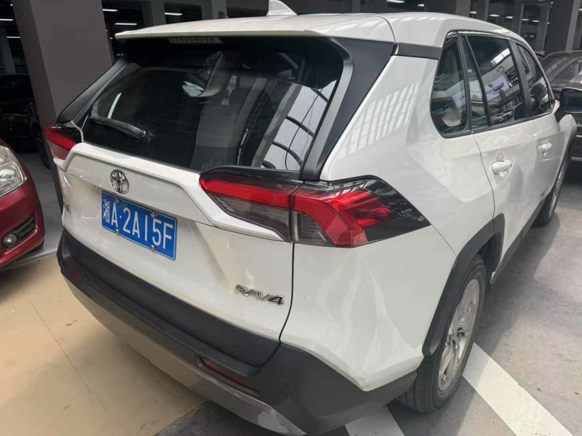 豐田 RAV4榮放  2023款 2.0L CVT兩驅(qū)風(fēng)尚版圖片