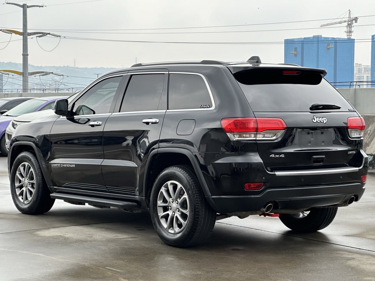 Jeep 大切諾基  2014款 3.0L 舒享導(dǎo)航版圖片