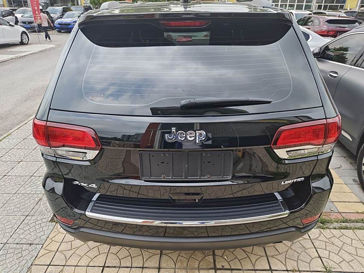 2021年3月Jeep 大切諾基  2020款 3.0L 精英導(dǎo)航版