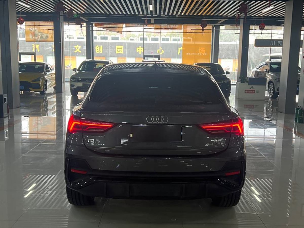 奧迪 奧迪Q3 Sportback  2023款 40 TFSI RS套件燃速型圖片