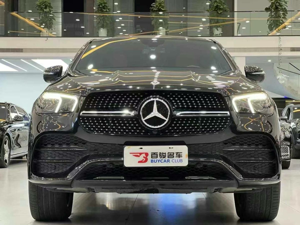 2022年4月奔馳 奔馳GLC  2022款 GLC 260 4MATIC 轎跑SUV