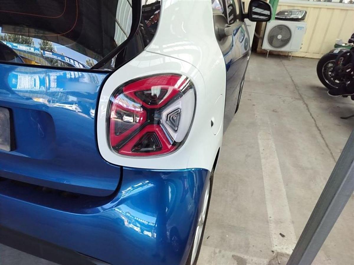 smart fortwo  2015款 1.0L 52千瓦硬頂靈動(dòng)版圖片