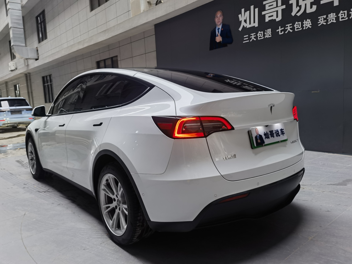 特斯拉 Model 3  2022款 后輪驅(qū)動版圖片