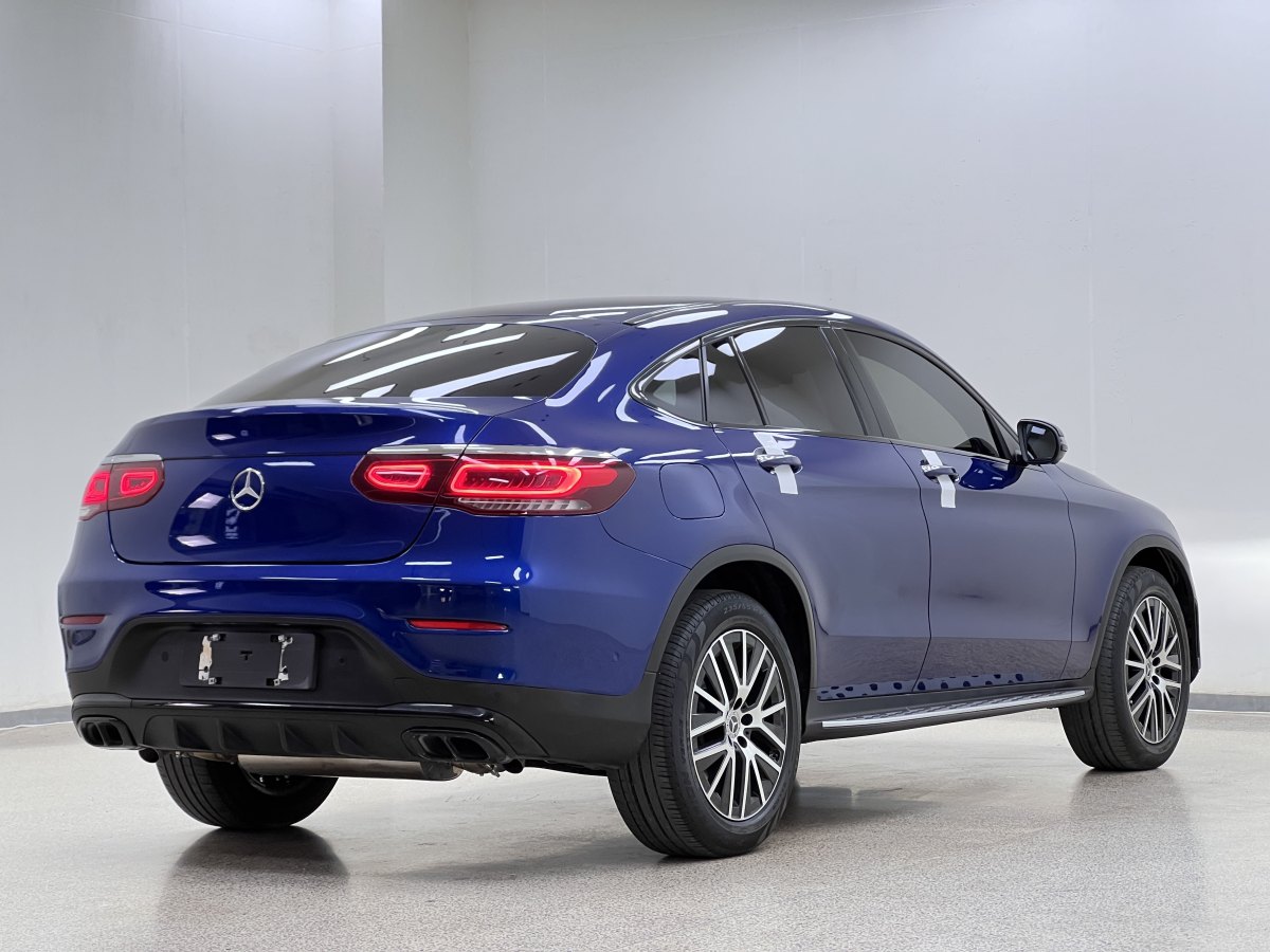 2021年6月奔馳 奔馳GLC  2023款 GLC 300 4MATIC 轎跑SUV