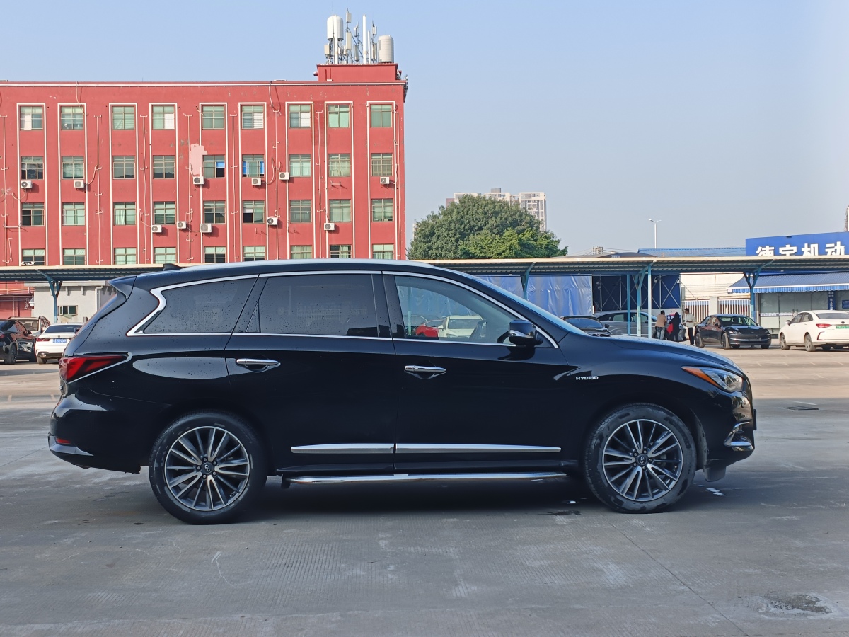 英菲尼迪 QX60  2018款 2.5T Hybrid 兩驅(qū)冠軍家庭版圖片