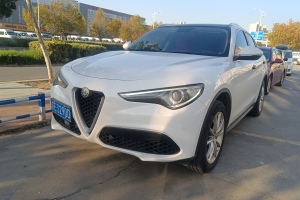 Stelvio 阿尔法·罗密欧 2.0T 200HP 豪华版