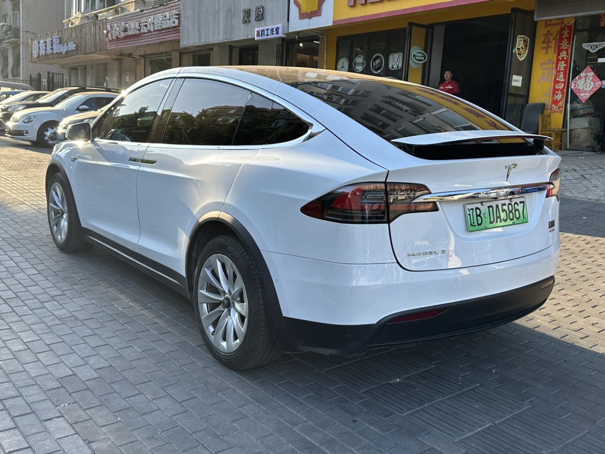 特斯拉 Model X  2016款 Model X 90D圖片