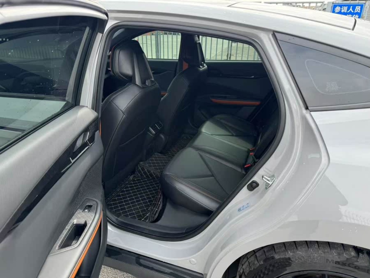 長(zhǎng)安 長(zhǎng)安UNI-V  2022款 1.5T 尊貴型圖片