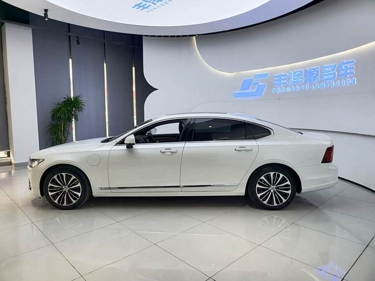 沃爾沃 S90新能源  2024款 T8插電式混合動力 四驅(qū)長續(xù)航智逸豪華版圖片