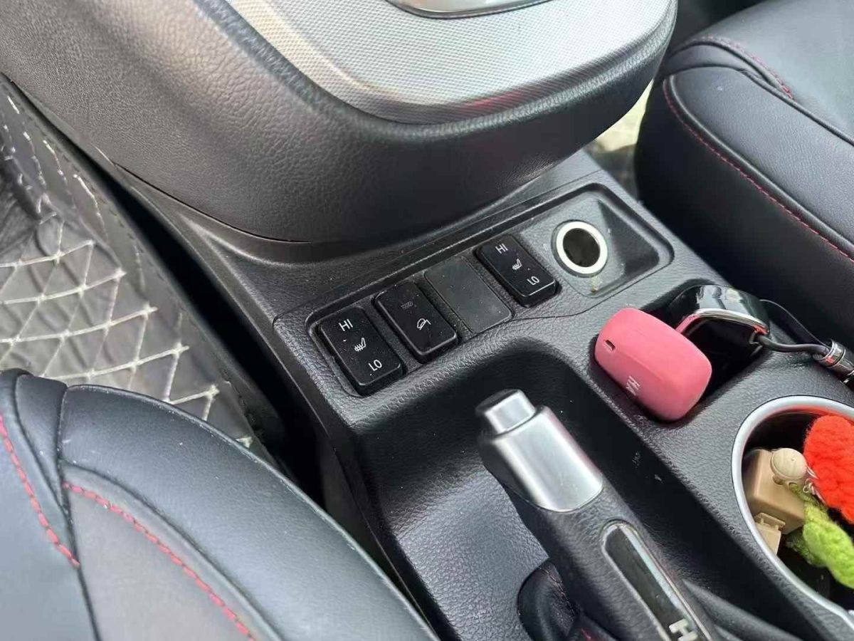 哈弗 H6  2017款 紅標H6 COUPE 1.5T DCT兩驅(qū)圖片