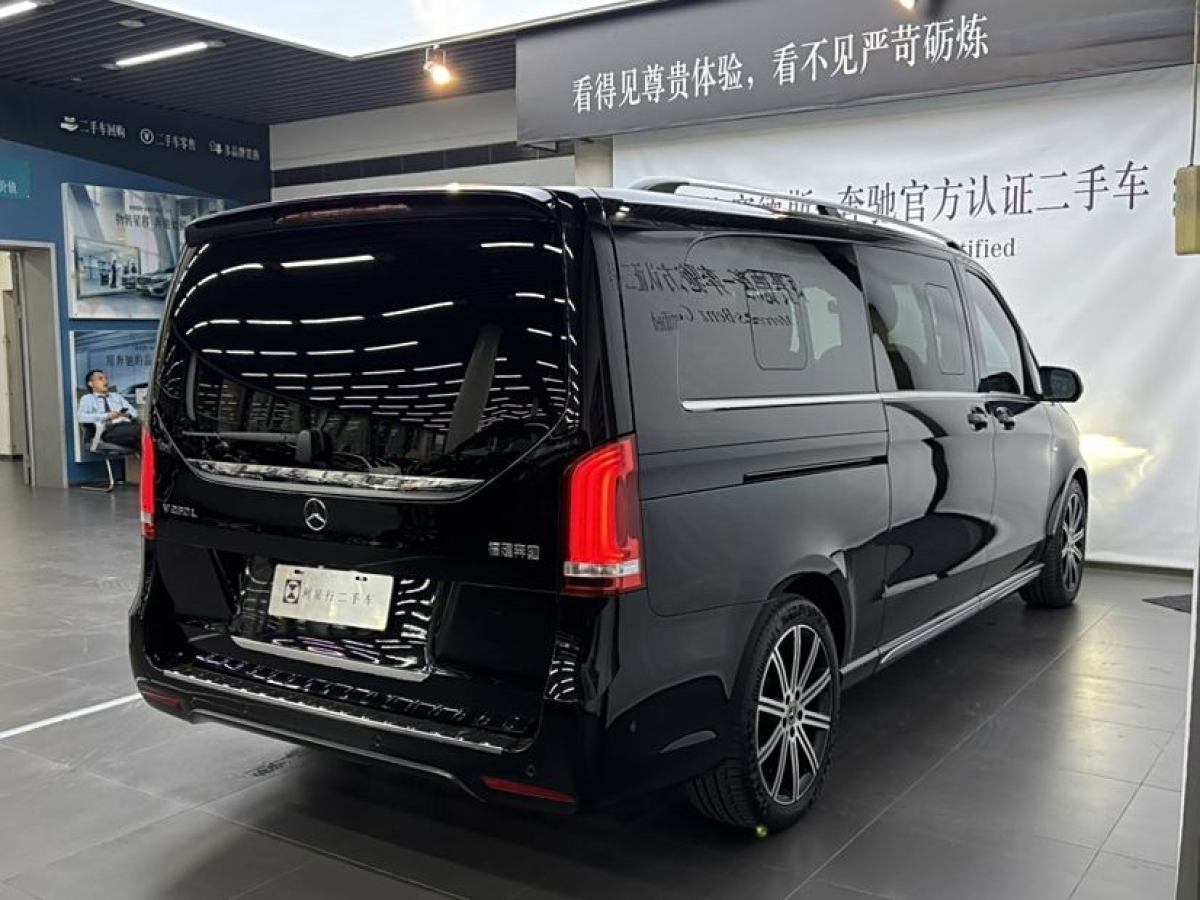 奔馳 V級  2022款 V 260 L 長軸距豪華版圖片