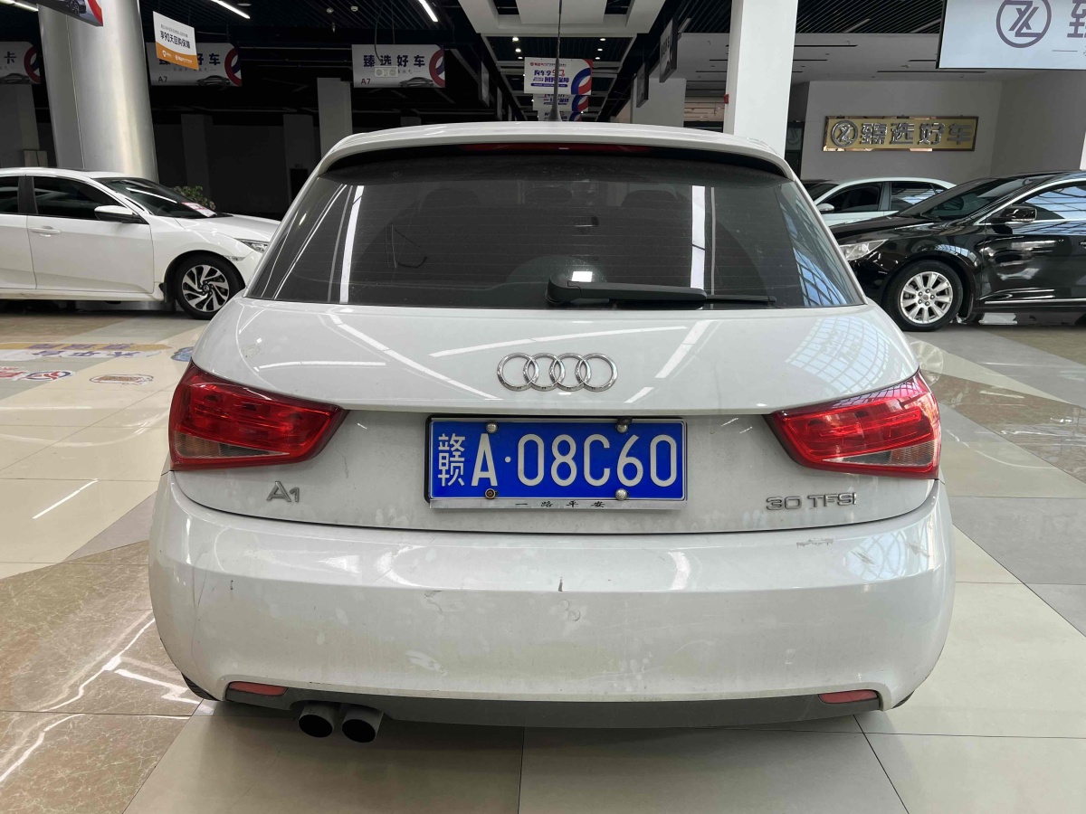 奧迪 奧迪A1  2014款 30 TFSI Sportback時(shí)尚型圖片