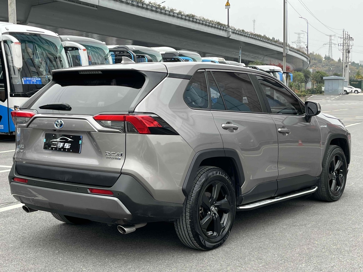 豐田 RAV4榮放  2020款 雙擎 2.5L CVT四驅(qū)精英PLUS版圖片