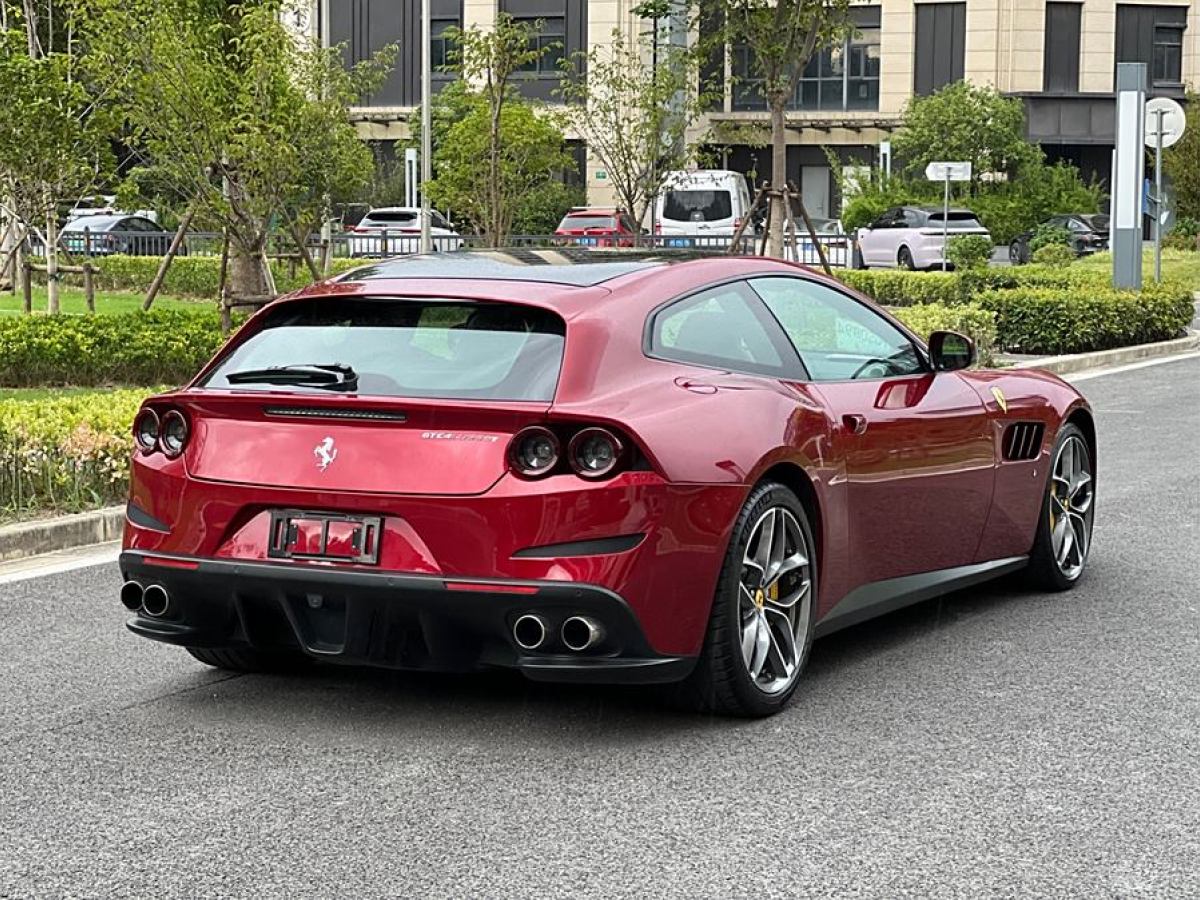 法拉利 GTC4Lusso  2017款 3.9T V8圖片