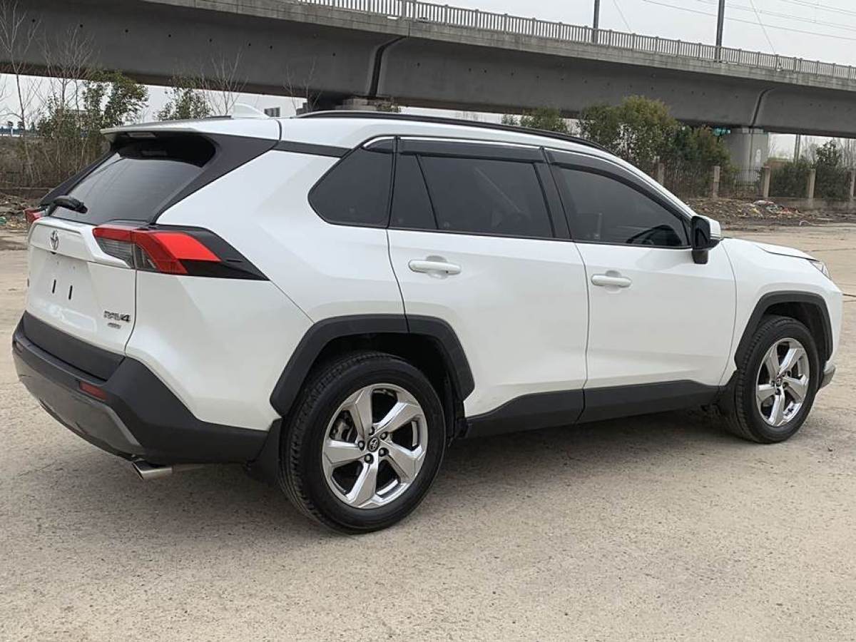 豐田 RAV4榮放  2020款 2.0L CVT四驅(qū)風(fēng)尚PLUS版圖片