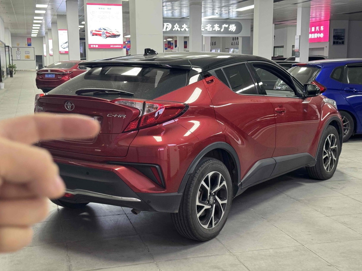 豐田 C-HR  2020款 2.0L 領(lǐng)先版圖片