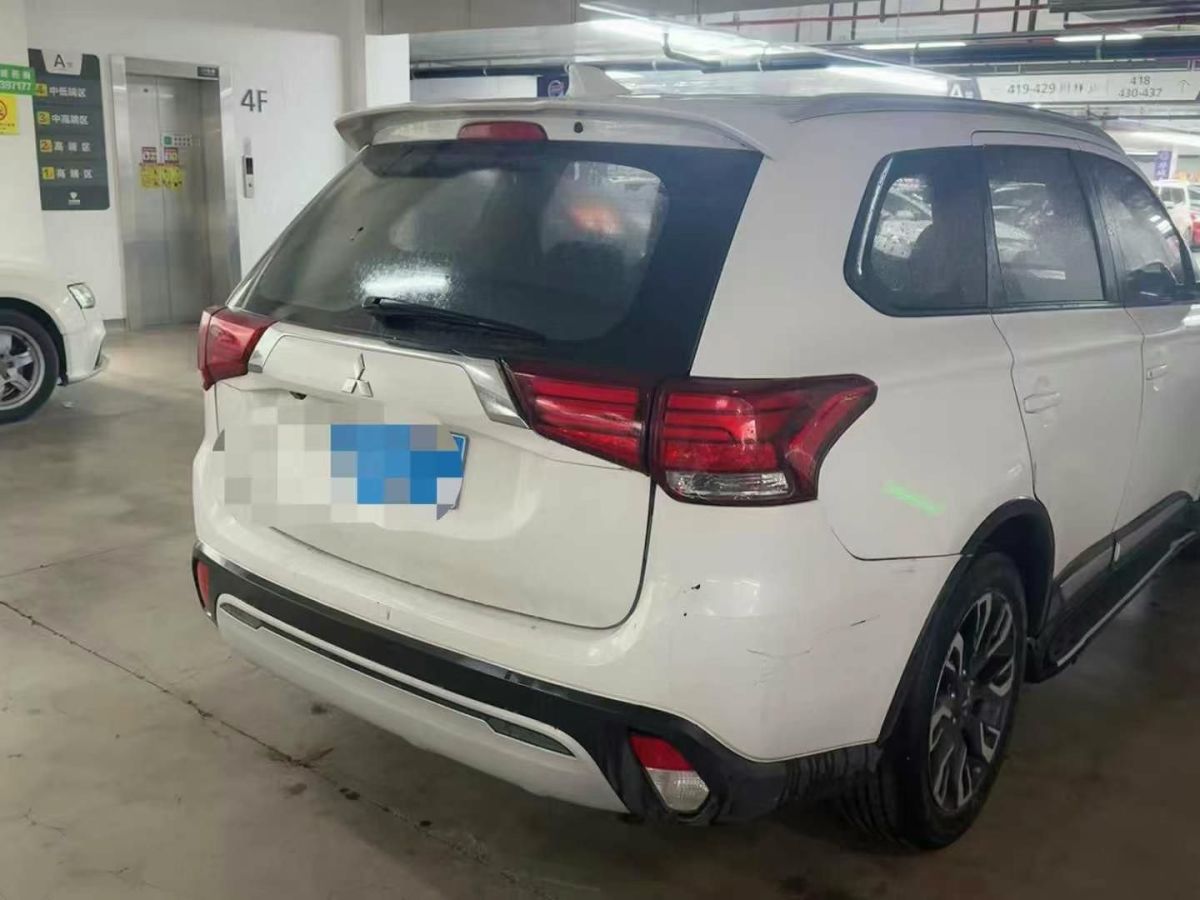 三菱 歐藍德  2020款 2.0L 兩驅暢享版 5座圖片