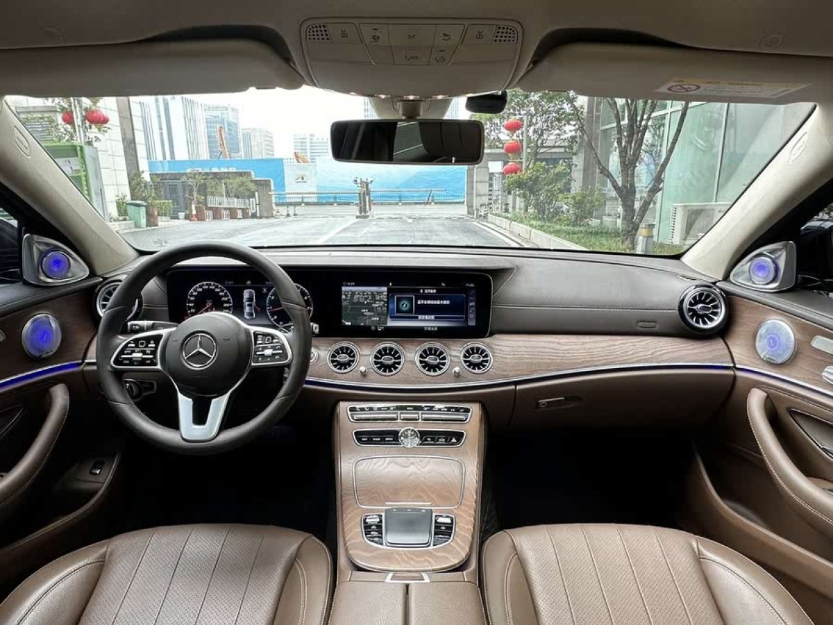 奔馳 奔馳E級  2020款 改款 E 300 L 時尚型圖片
