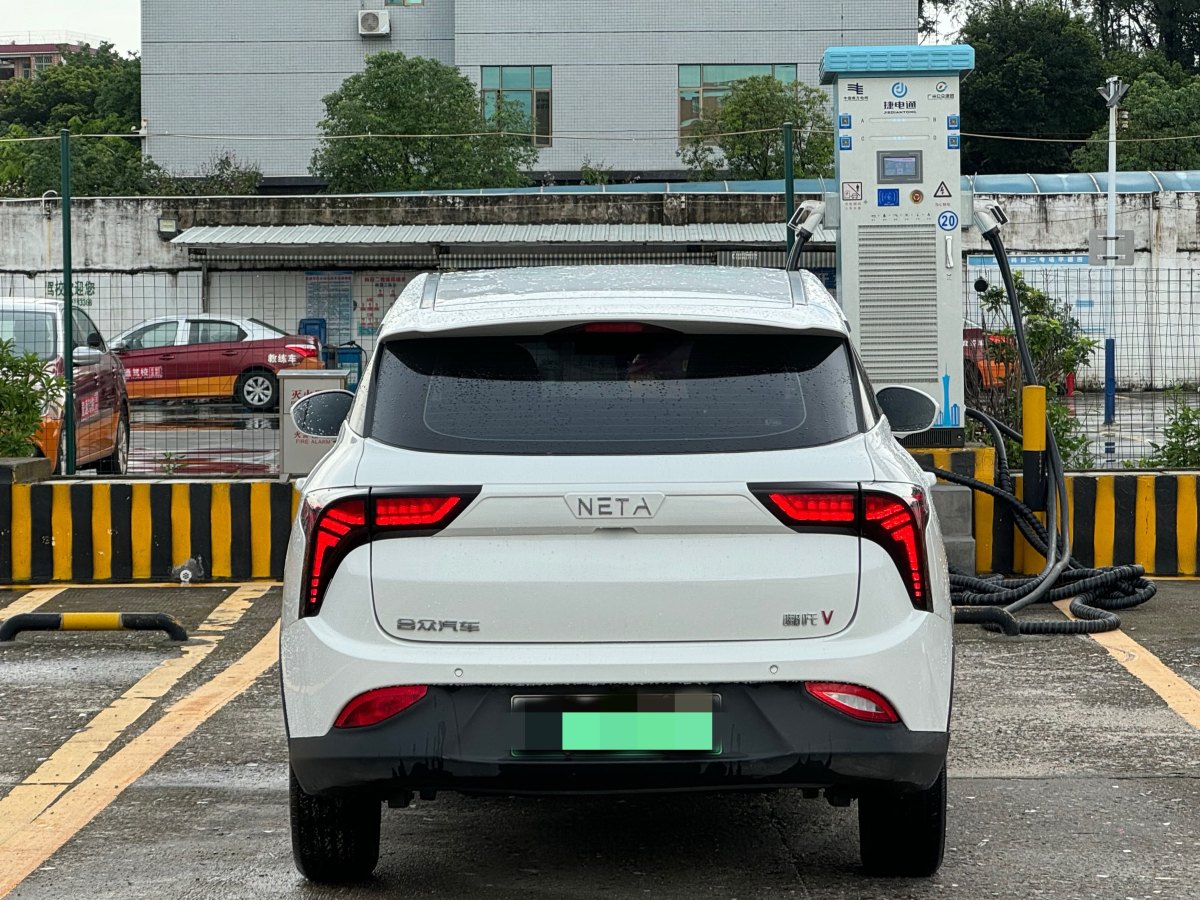 哪吒 哪吒V  2021款 長續(xù)航行業(yè)定制版圖片
