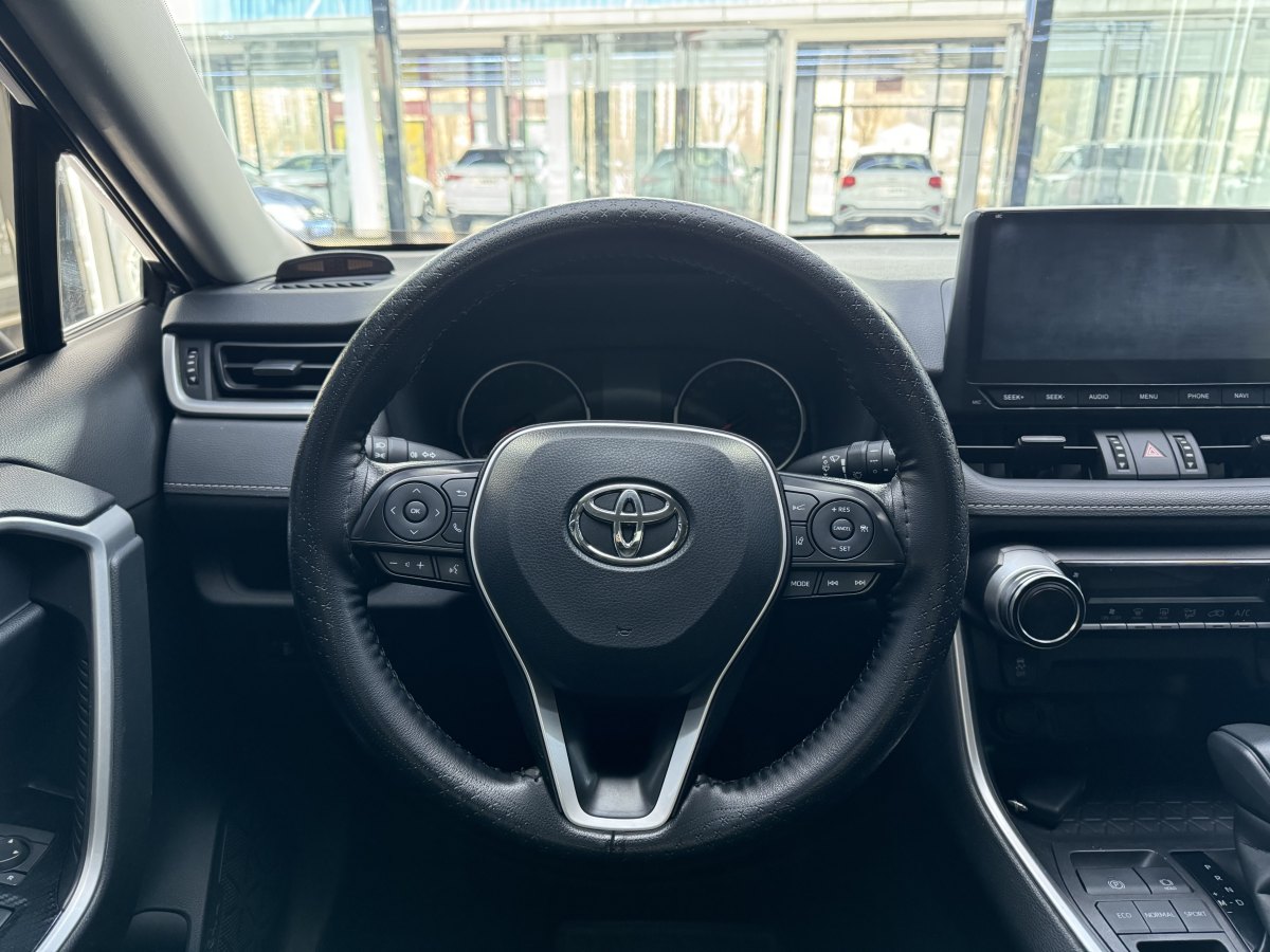 豐田 RAV4  2018款 榮放 2.0L CVT兩驅(qū)都市版圖片