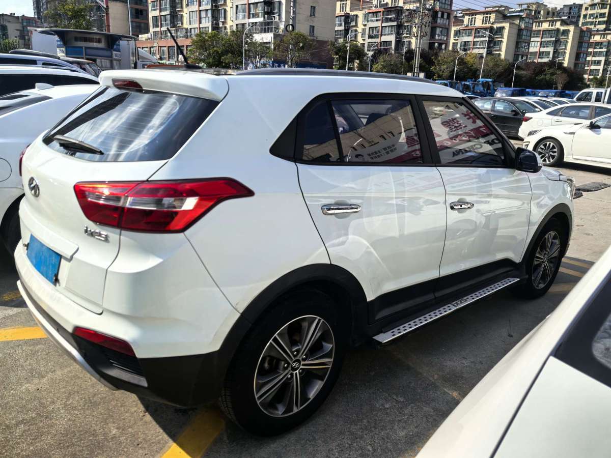 2016年12月現(xiàn)代 ix25  2015款 1.6L 自動兩驅(qū)智能型GLS