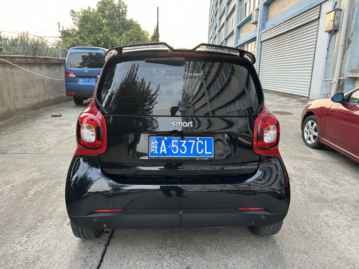 smart fortwo  2019款 0.9T 66千瓦硬頂先鋒版 國VI圖片