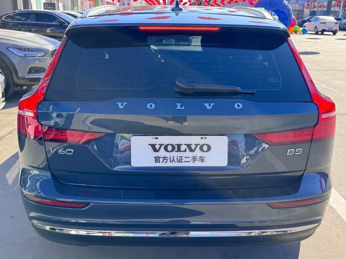 沃爾沃 V60  2023款 B5 智遠(yuǎn)豪華版圖片